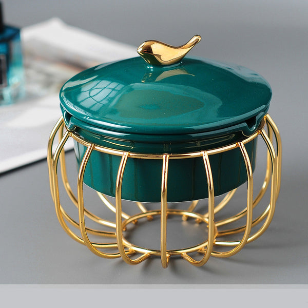 green-ashtray-with-lid
